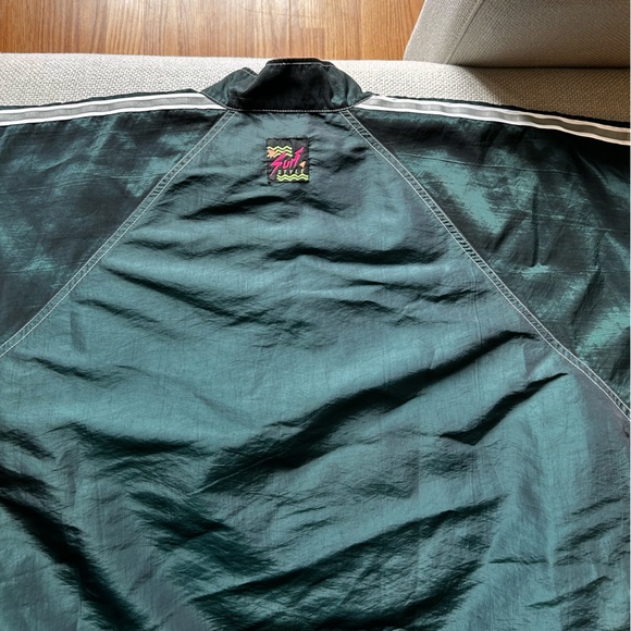 Surf Style Windbreaker - Picture 6 of 7